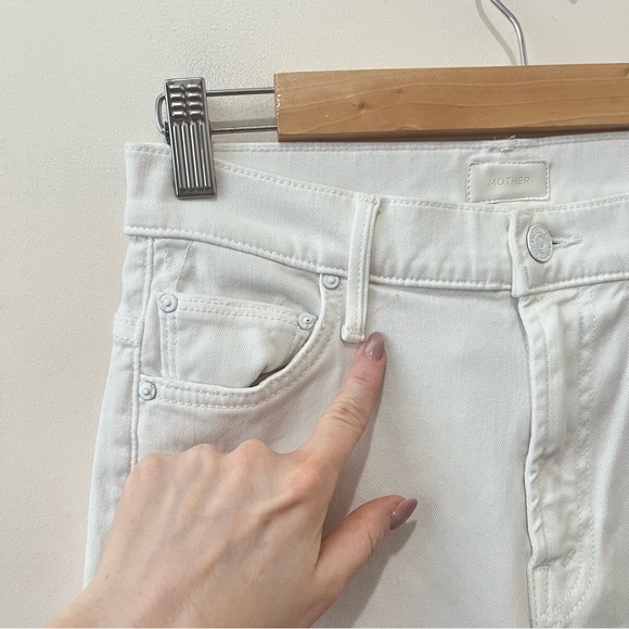MOTHER Insider Crop Step Fray White Flare Jeans in Glass Slipper Raw Hem Size 25 - Picture 9 of 16